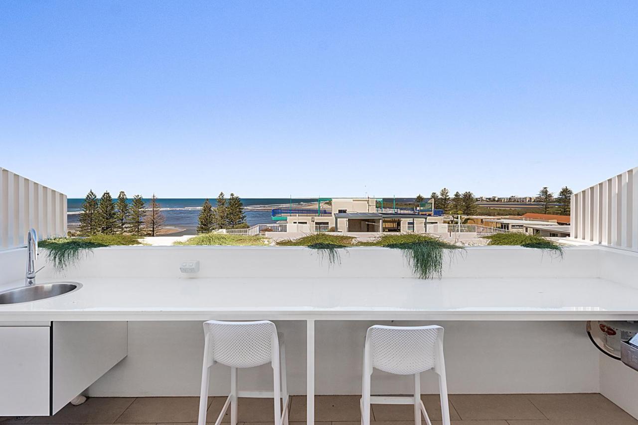 Luxury 5-Floor Unit With Ocean Views Near Beach Caloundra Buitenkant foto